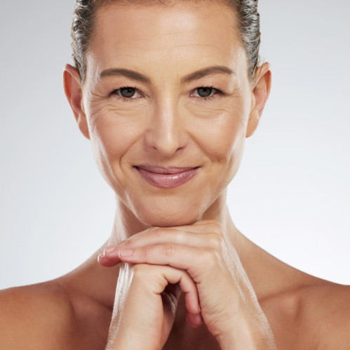 Qarishga qarshi ohang: bitta vositada parvarish qilish va himoya qilish