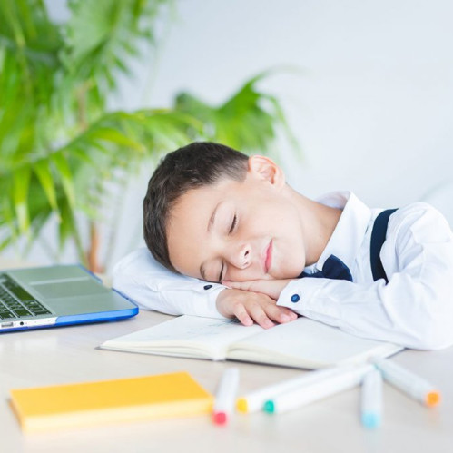 Bolalarda diqqat va kontsentratsiyani qanday rivojlantirish mumkin: sabablari, belgilari va samarali usullari