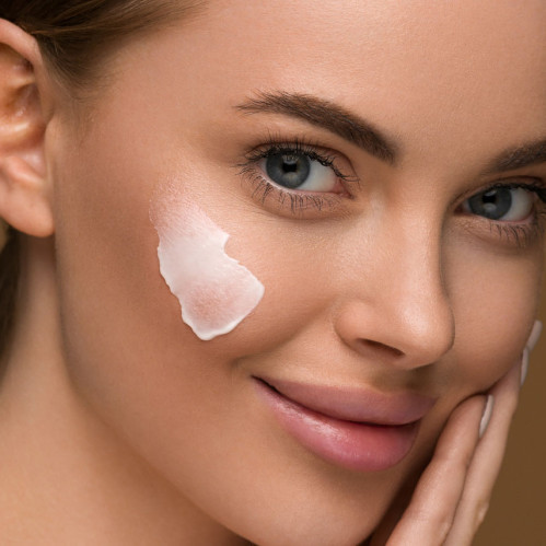 Pigmentatsiya kremi: terining silliq va porloq ohangiga yo'l