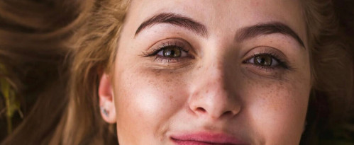 Средство для контура глаз: деликатный уход за чувствительной зоной