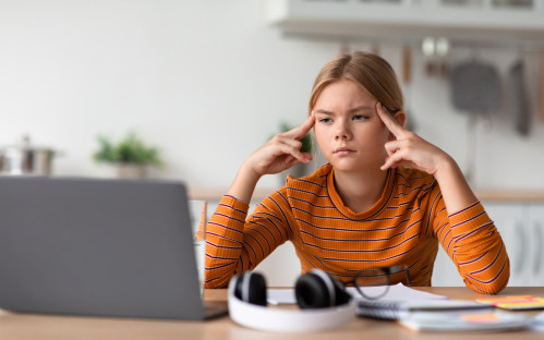 Bolalarda diqqat va kontsentratsiyani qanday rivojlantirish mumkin: sabablari, belgilari va samarali usullari